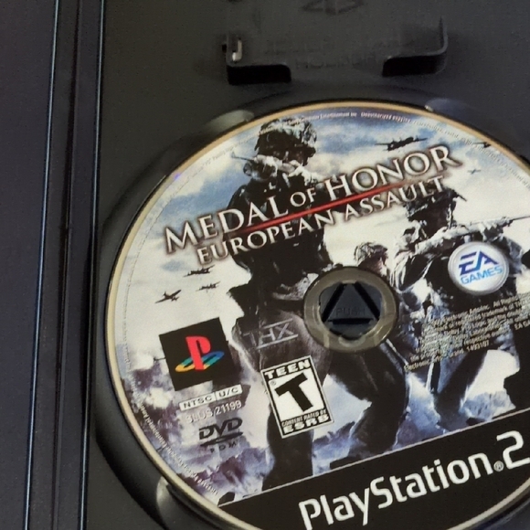 Sony Black PlayStation 2 Medal of Honor European Assault - Picture 3 of 4